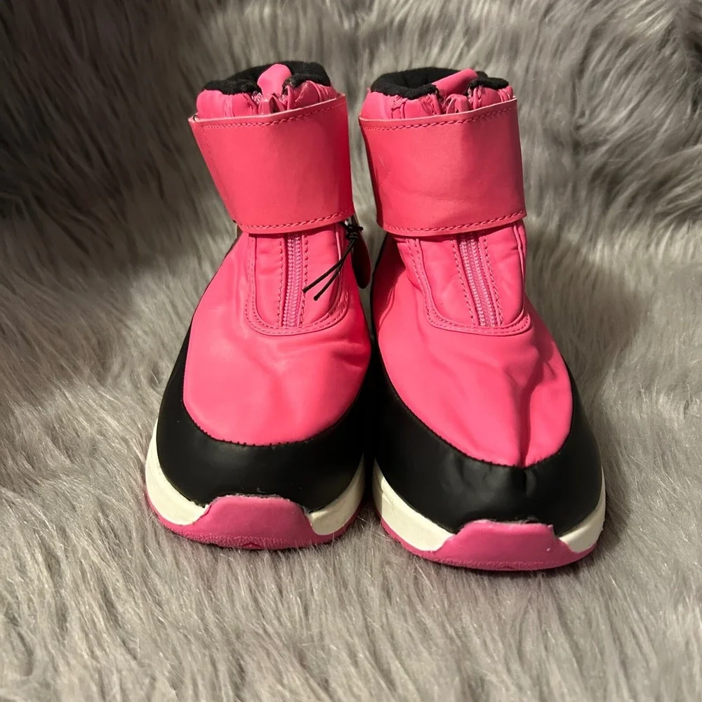 Wonder Nation Snow Boots Girls Size 13 Pink Front Zip Winter Shoes Ankle Boots